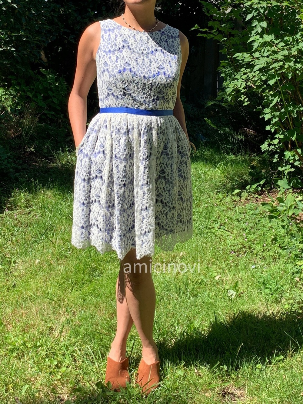Shoshanna June ivory lace royal blue sleeveless dress with pockets